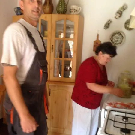 Feherhaz Falusi Vendeghaz Hajduszovat